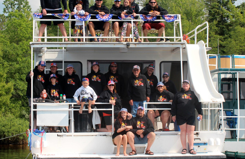 Family reunion at Rainy Lake Houseboats.