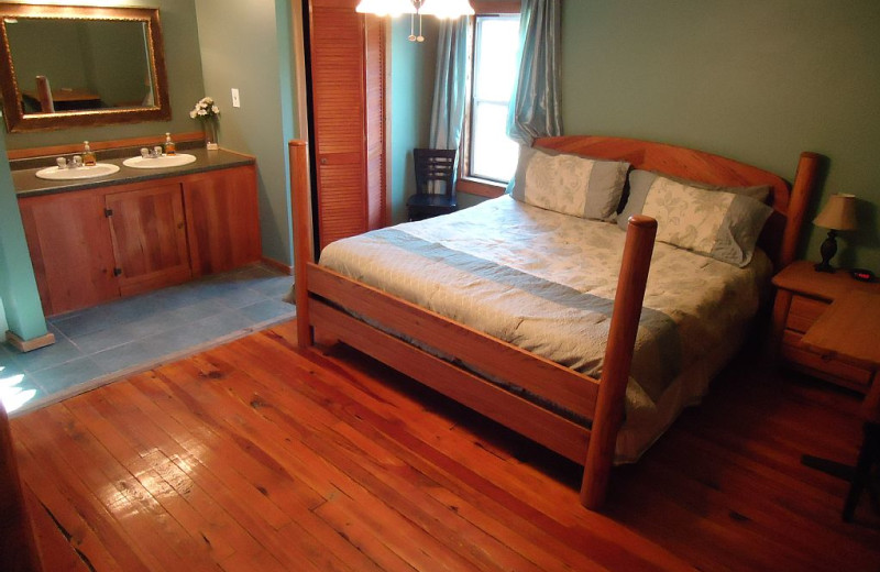 Guest bedroom at Elk Ridge Ranch.