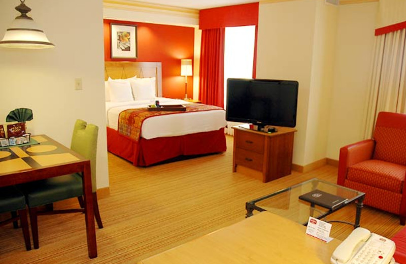 Guest room at Residence Inn Kansas City Country Club Plaza.