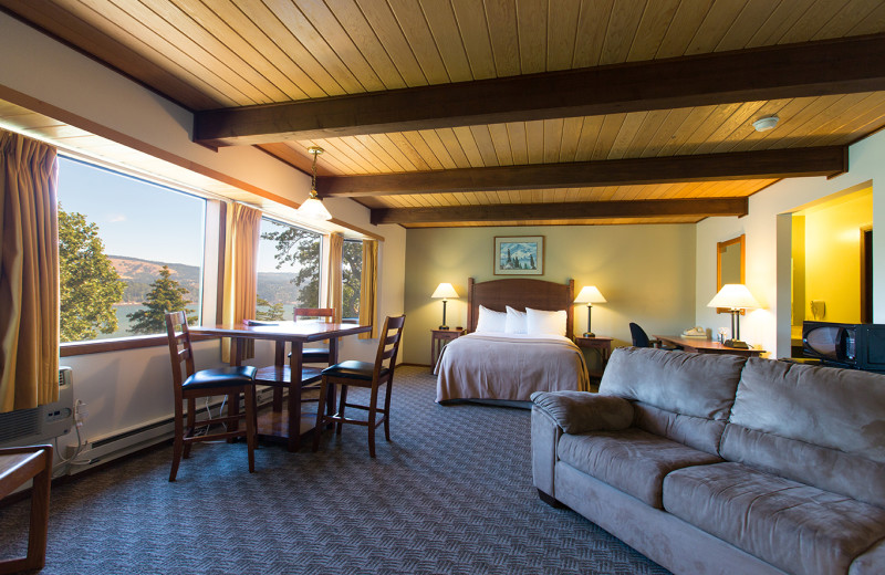 Guest room at Westcliff Lodge.