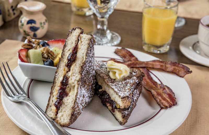 Breakfast at Glenlaurel Scottish Inn & Cottages.