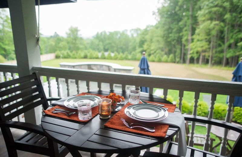 Patio Dining at Kemble Inn 