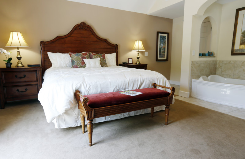 Guest room at King's Creek Plantation.