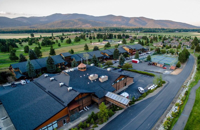 Exterior view of Stoneridge Resort.