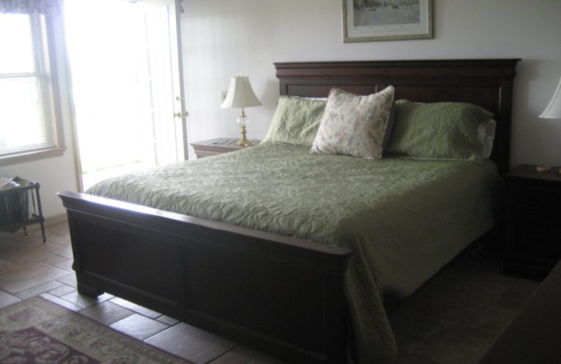 Guest bedroom at Seneca Springs Resort.