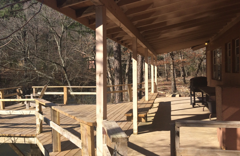 Exterior view of Sugar Creek Lodge.