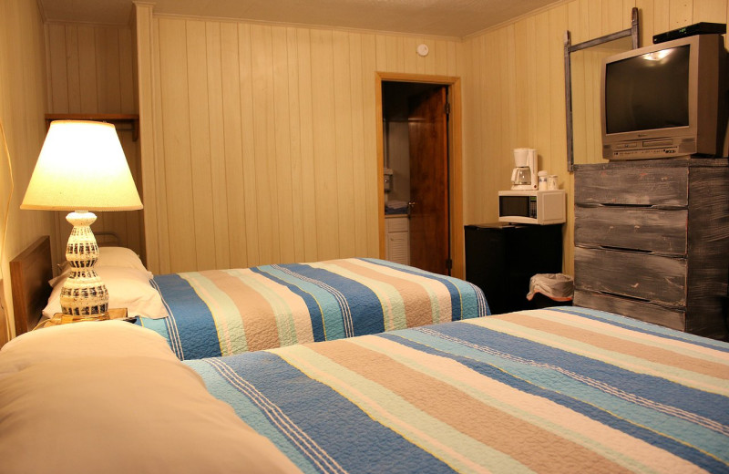 Guest bedroom at Lynnhurst Family Resort.