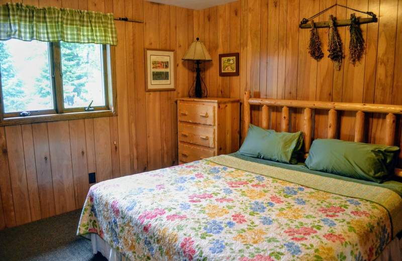 Cabin bedroom at Lakeland Rental Management.