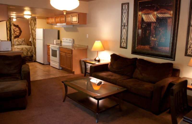 Guest living room at Old Creek Resort.