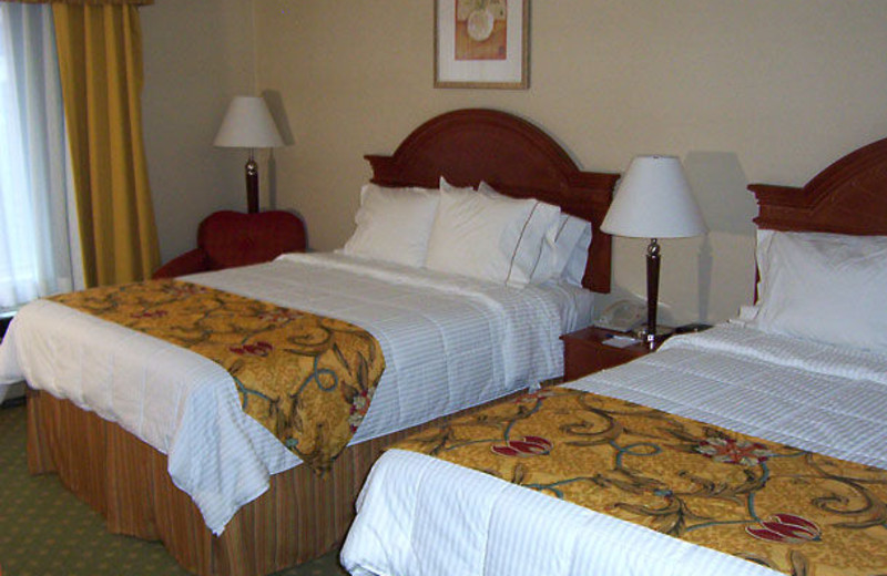 Guest room at Fairfield Inn & Suites Detroit Farmington Hills.