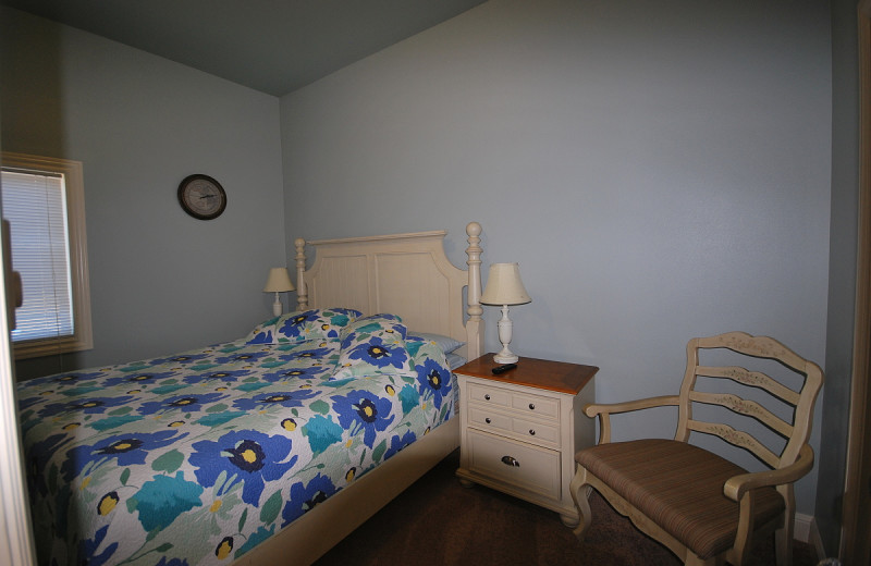 Guest room at Admiral's Beach Retreat.