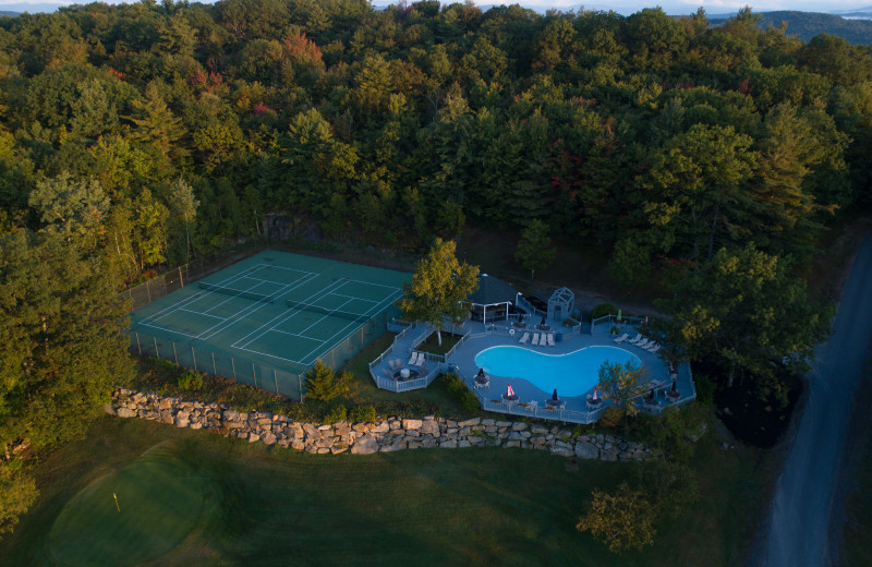 Tennis court at Steele Hill Resorts.