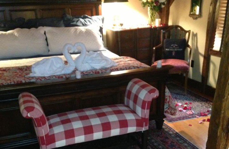 Guest room at 1708 House.
