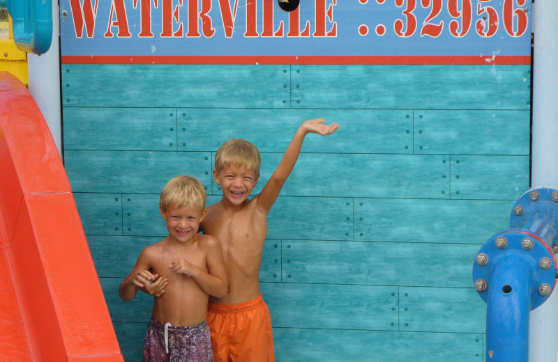 Kids at water park at Gulf Shores Vacation Rentals.