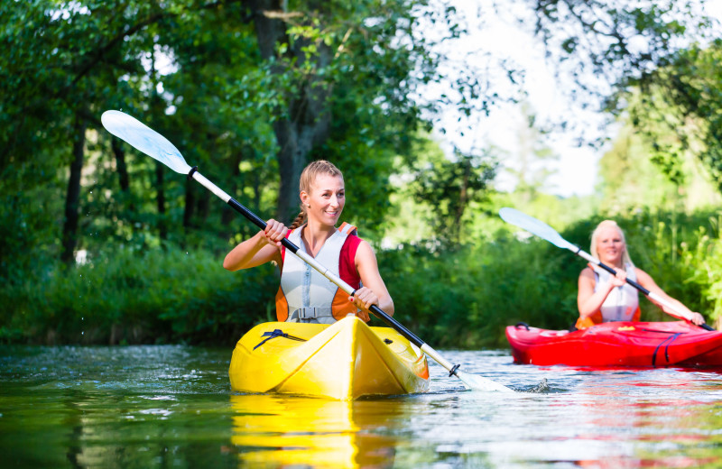 Kayaking at Blue Beaver Luxury Cabins.
