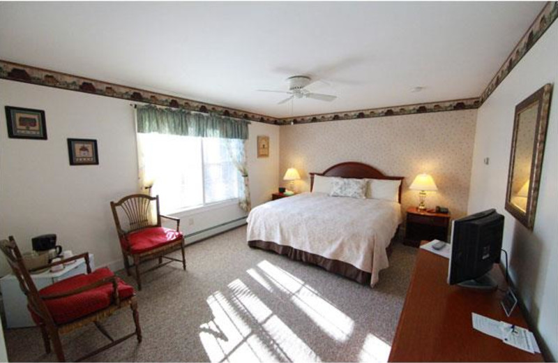 Guest room at The Admiral's Inn Resort.