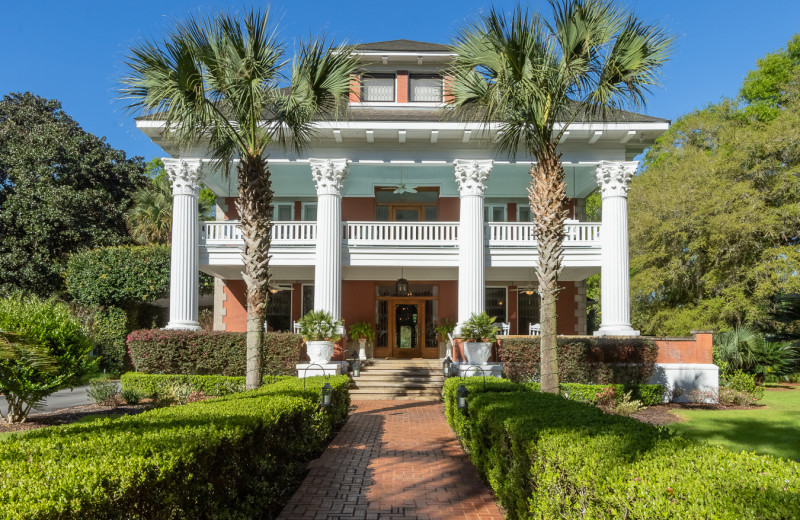 Exterior view of Herlong Mansion Bed and Breakfast.