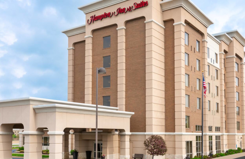 Exterior view of Hampton Inn 