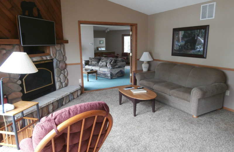 Guest living room at The Beacons of Minocqua.
