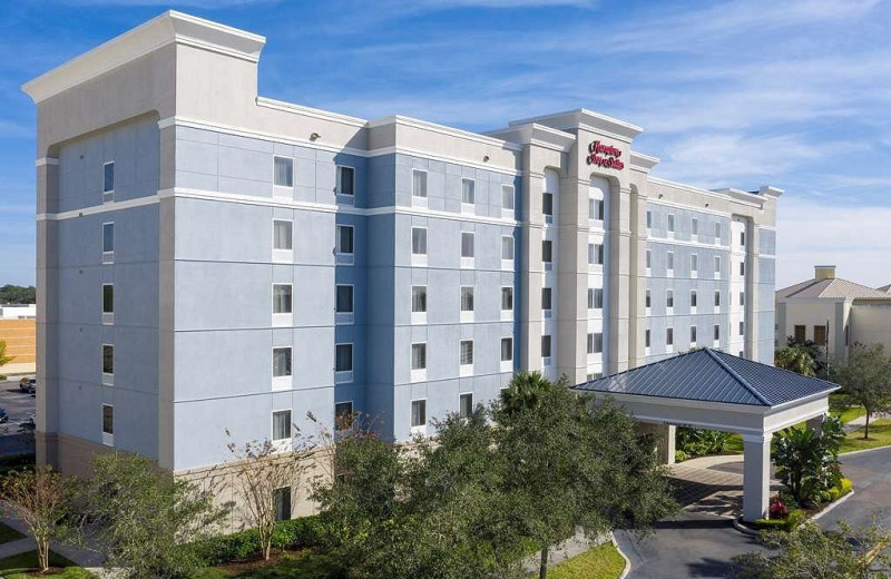 Exterior view of Hampton Inn 