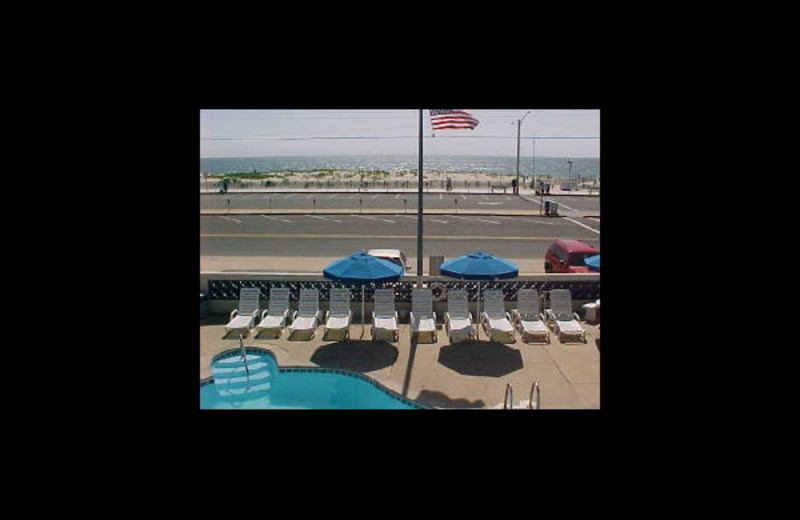 Outdoor pool at Luna-Mar Motel.