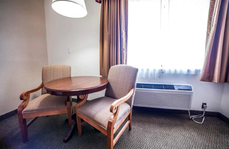 Guest room at Best Western Plus Ruby's Inn.