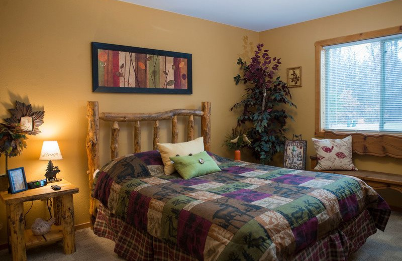 Sand County Service Company - Linken Log bedroom.
