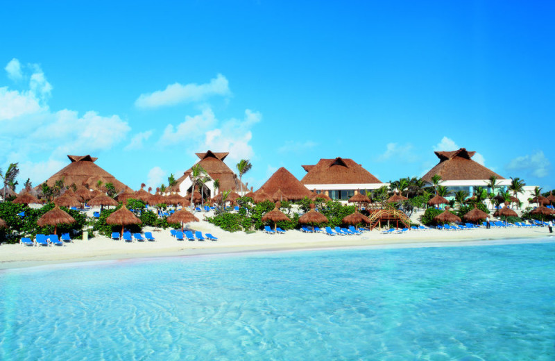 Exterior view of Bahia Principe Akumal.