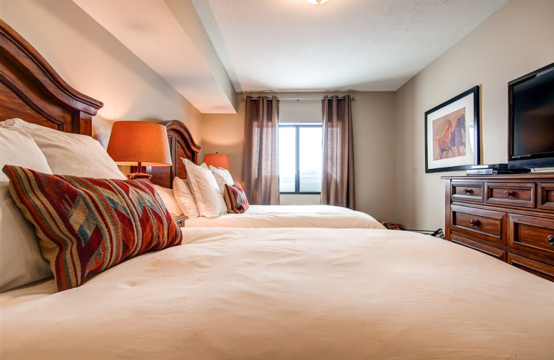 Two bed guest room at Snowpine Lodge. 