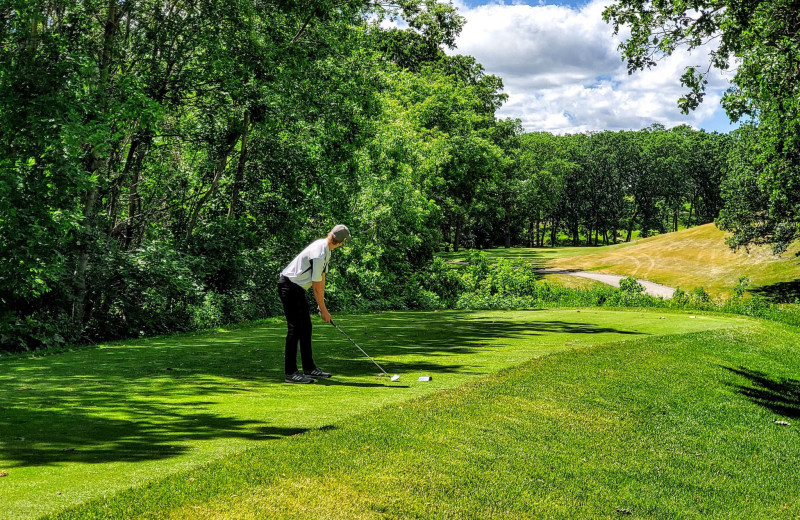 Golf near Acorn Acres on Rose Lake.