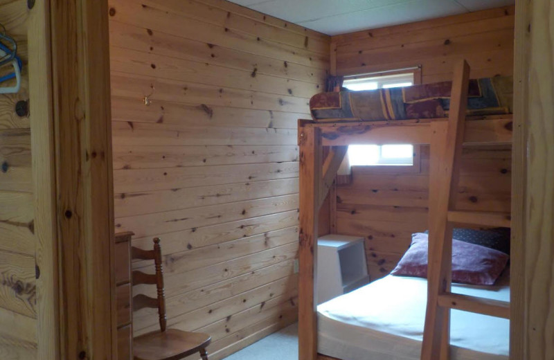 Cabin bunk beds at Owls Nest Lodge.