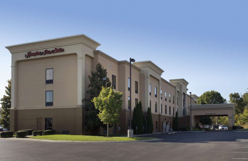 Exterior view of Hampton Inn 