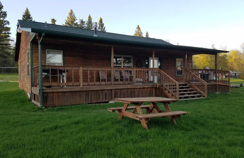 Cabin exterior at Eagle Ridge Resort.