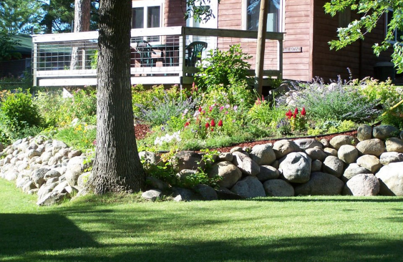 Exterior view of property at Isle O' Dreams Lodge.