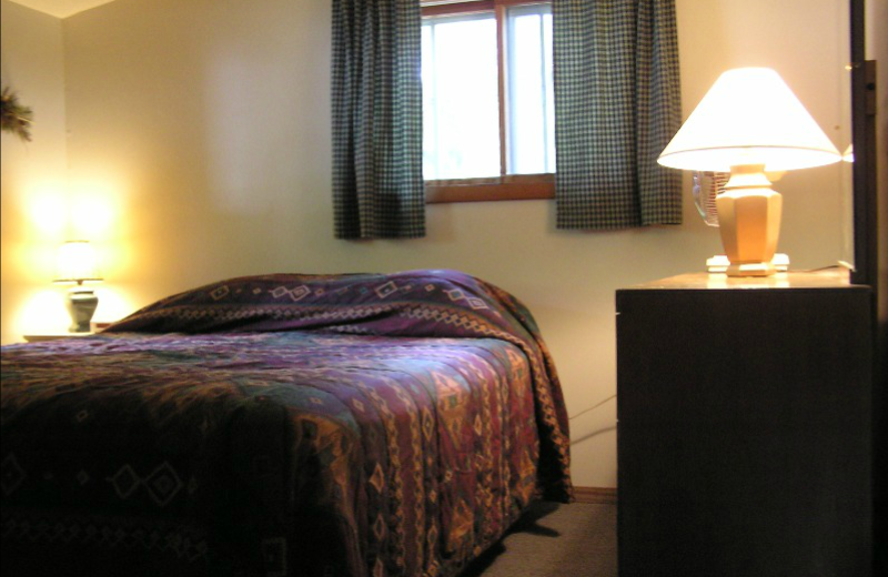 Cabin bedroom at Swan Lake Resort.