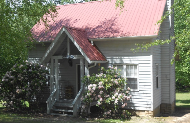 Cabin exterior at Cabins at Highland Falls.