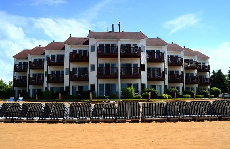 The Beach Condominiums HotelResort (Traverse City, MI) Resort