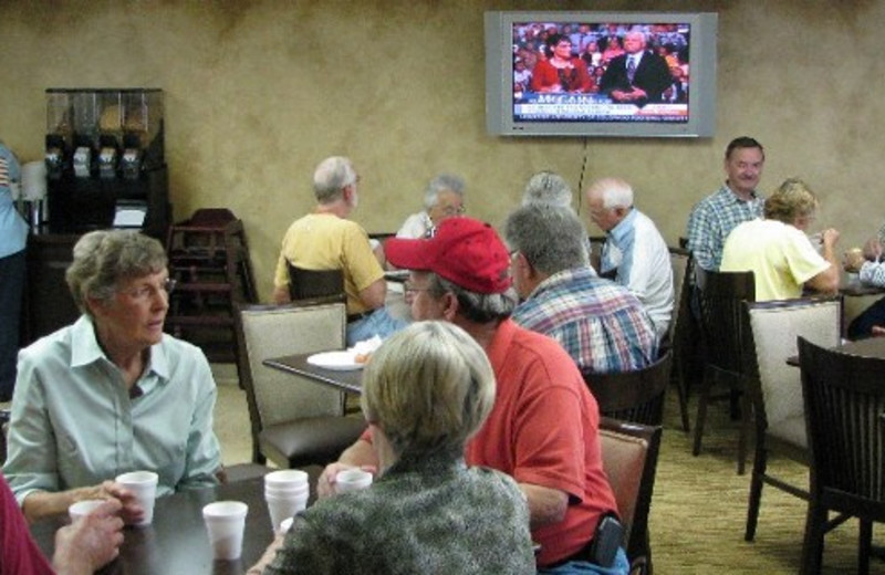 Dining room at AmazInn & Suites.