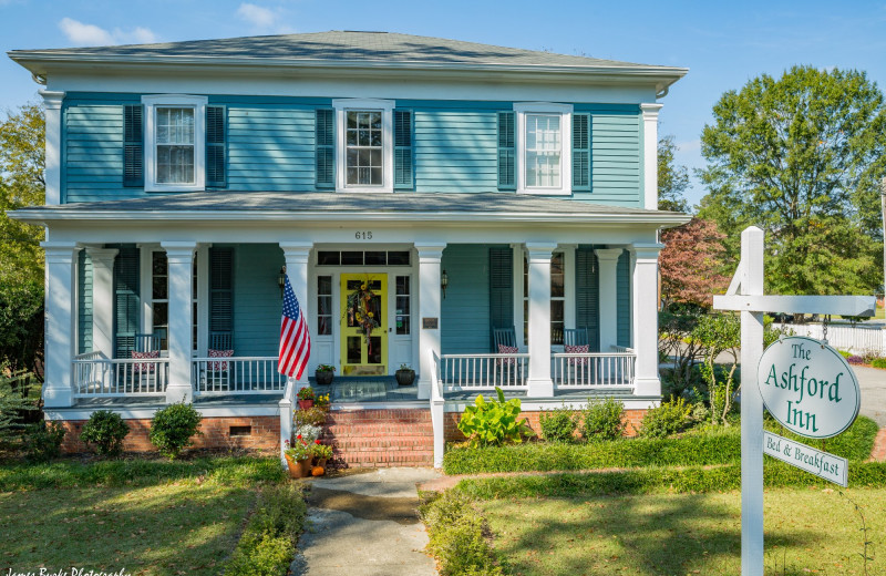 Exterior view of  Ashford Inn.