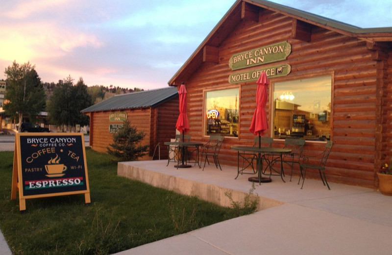 Exterior view of Bryce Canyon Inn.