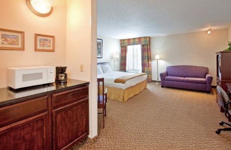 Deluxe room at Holiday Inn Express Osage Beach.