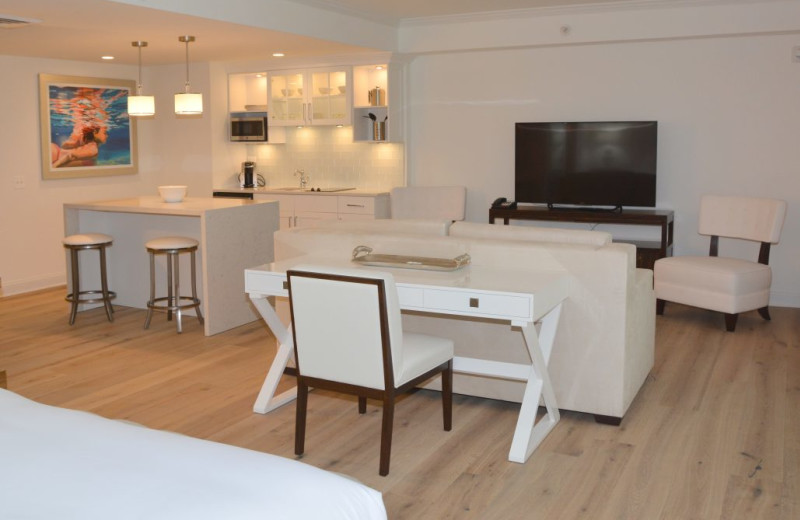 Guest room at Icona Golden Inn.