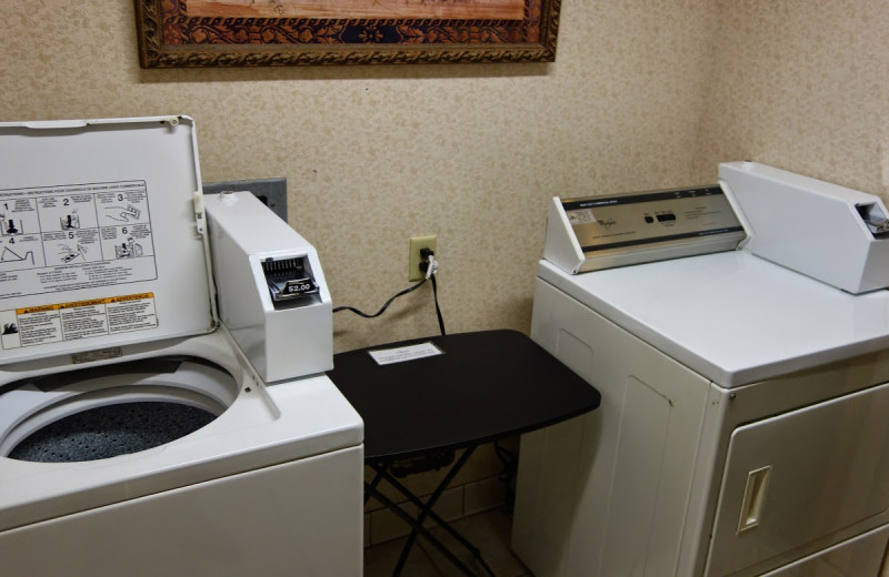 Washing machines at Country Inn River Falls.