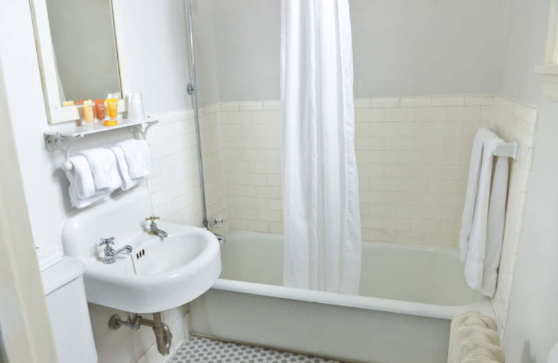 Hotel bathroom at Penn Wells Hotel & Lodge.