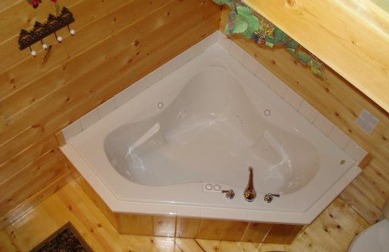 Cabin hot tub at Pine Ridge Log Cabins.