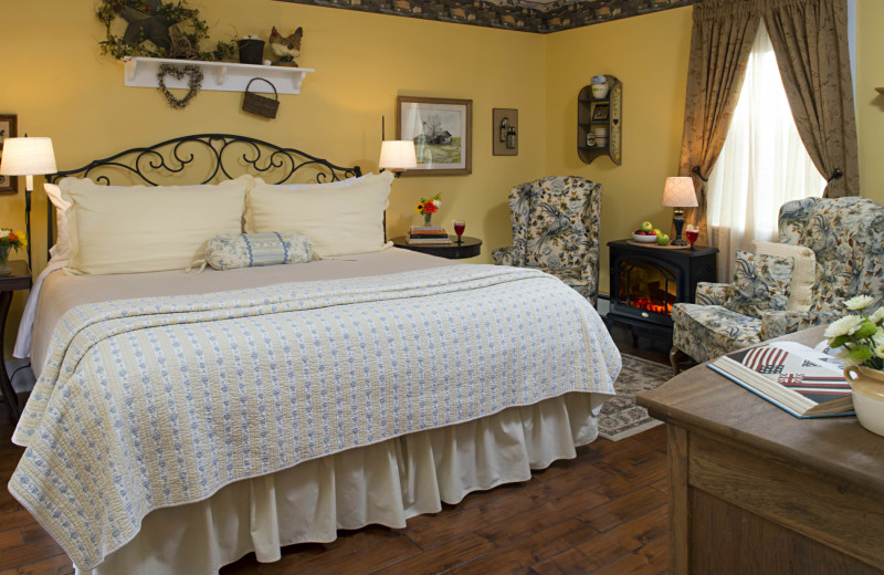 Guest room at 1825 Inn Bed & Breakfast