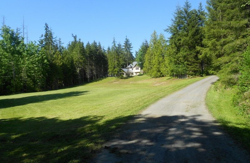 Exterior view of Blue Mountain Retreat.