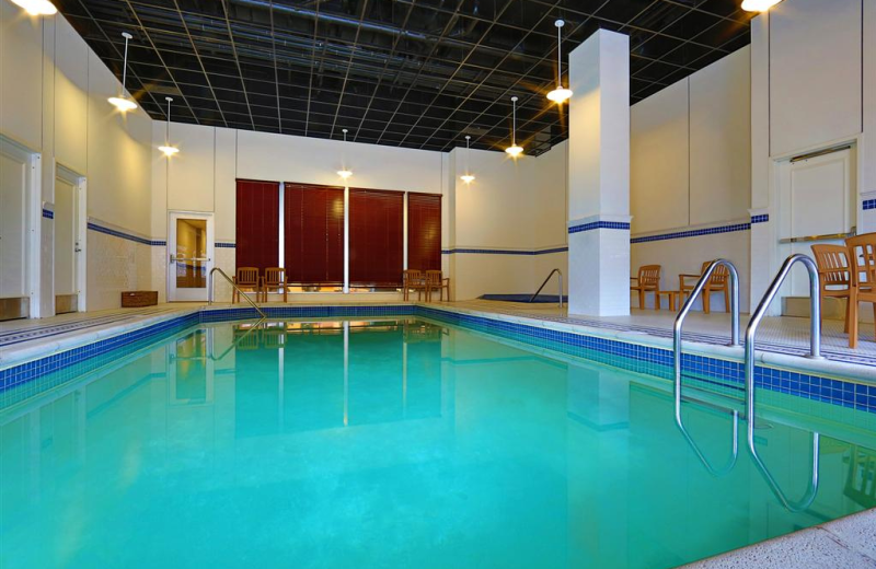 Indoor pool at Sheraton Duluth Hotel.