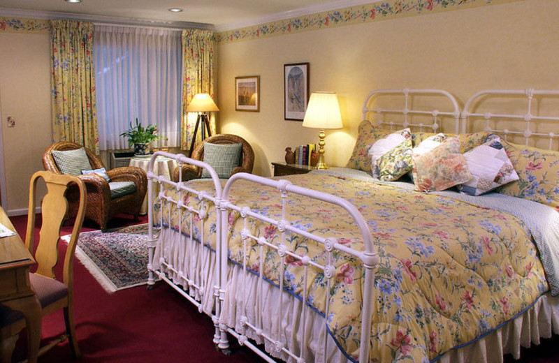 Suite Interior at Parkway Inn