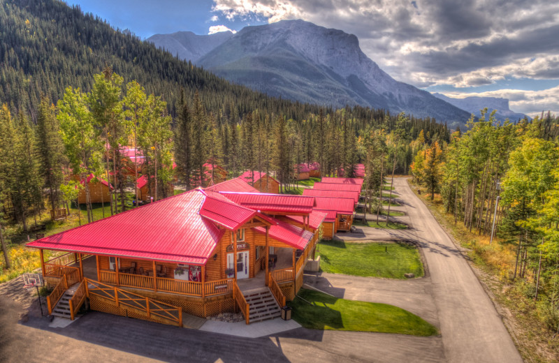 Cabins at Overlander Mountain Lodge.